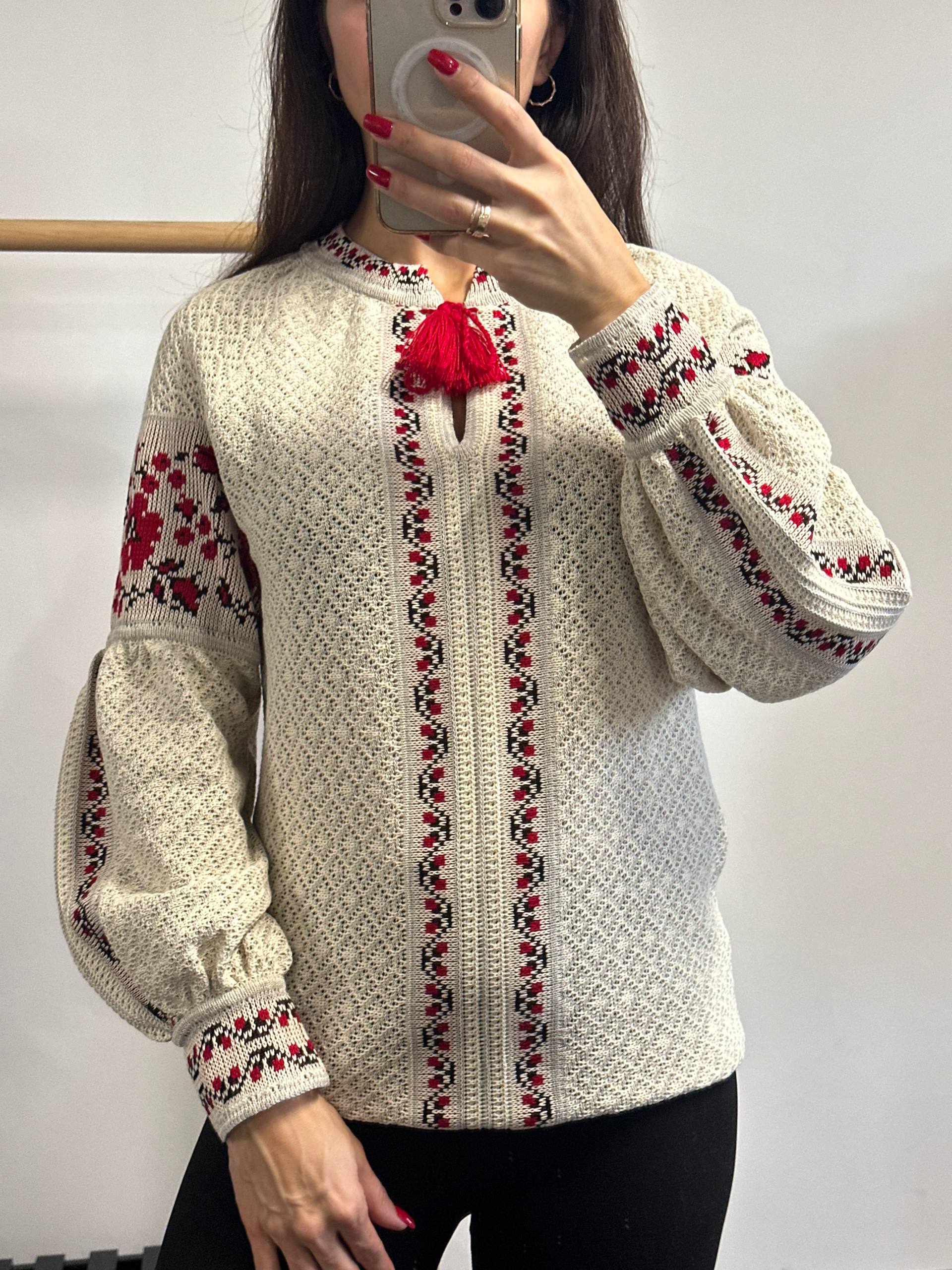 В’язана жіноча вишиванка Газдиня (беж)