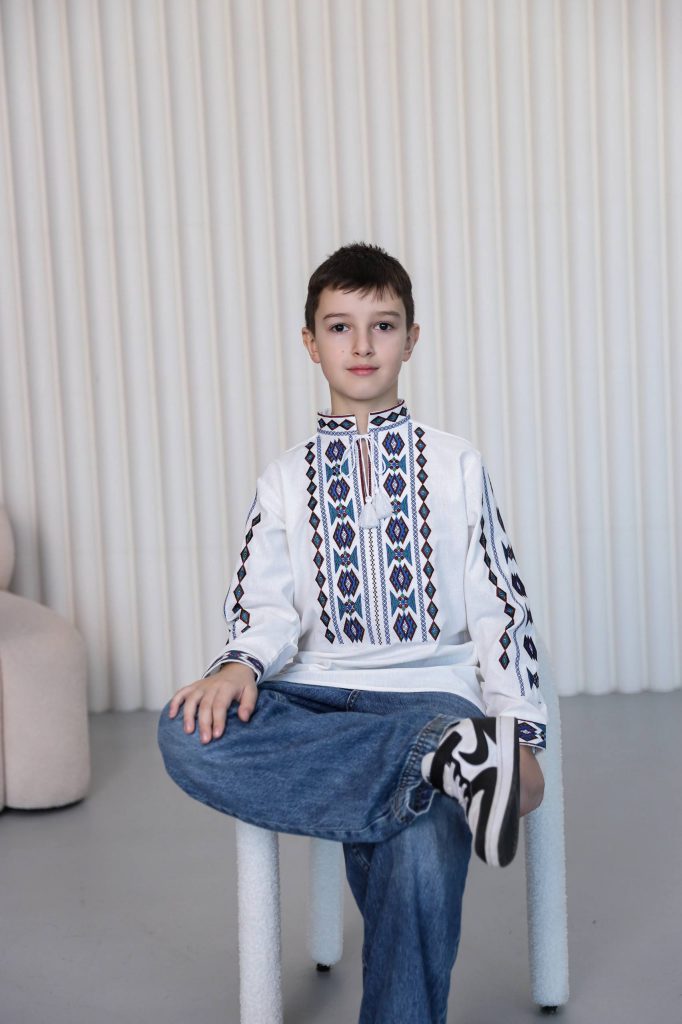 Вишиванка для хлопчика Добрян  (біла)