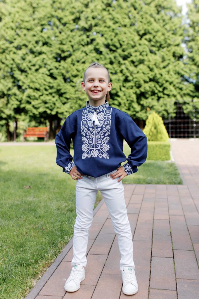 Вишиванка для хлопчика Всеволод (темно-синя)