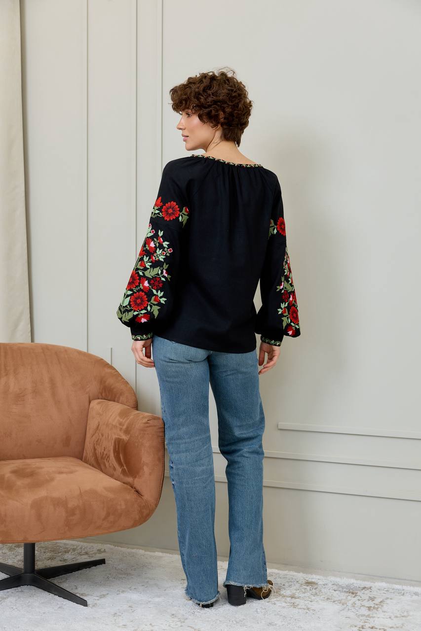 Жіноча вишиванка Дерево життя  (чорна)