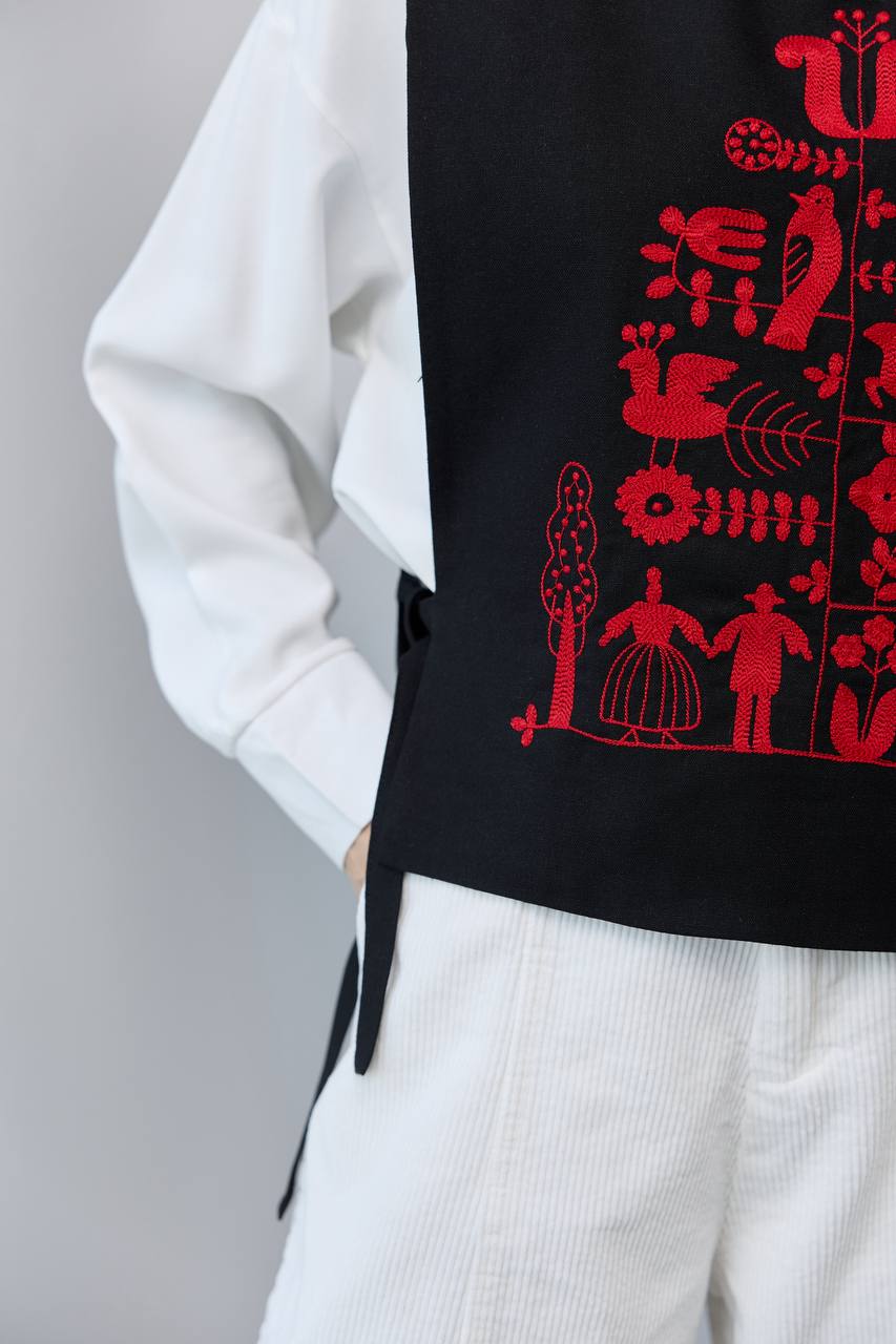 Жіноча вишита манішка Етно код  (чорна з червоним)