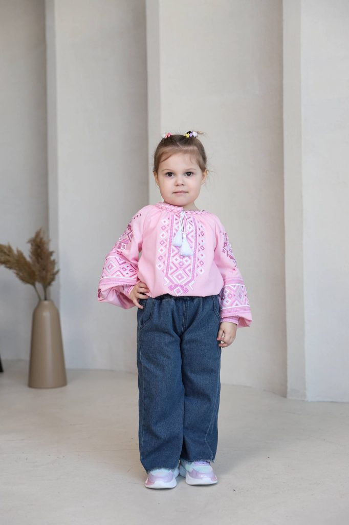 Вишиванка для дівчинки Зіронька (рожева з ліловим)