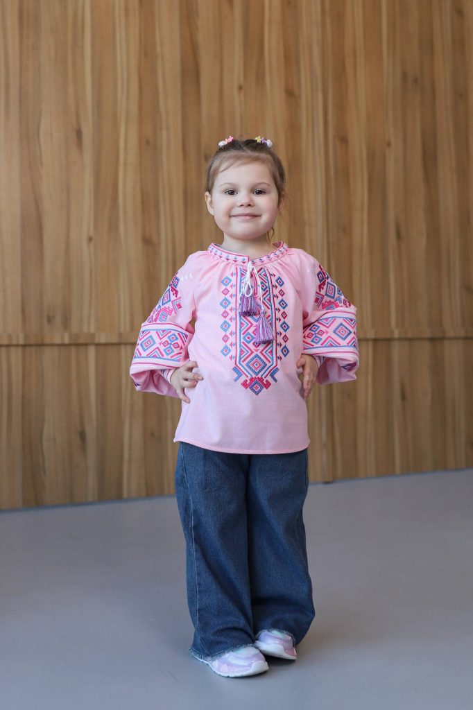 Вишиванка для дівчинки Зіронька (рожева з голубим)