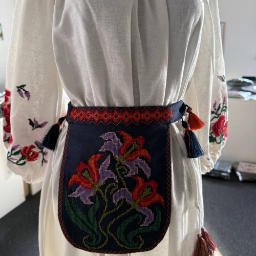 Вишита ладунка Ірис (темно-синя)