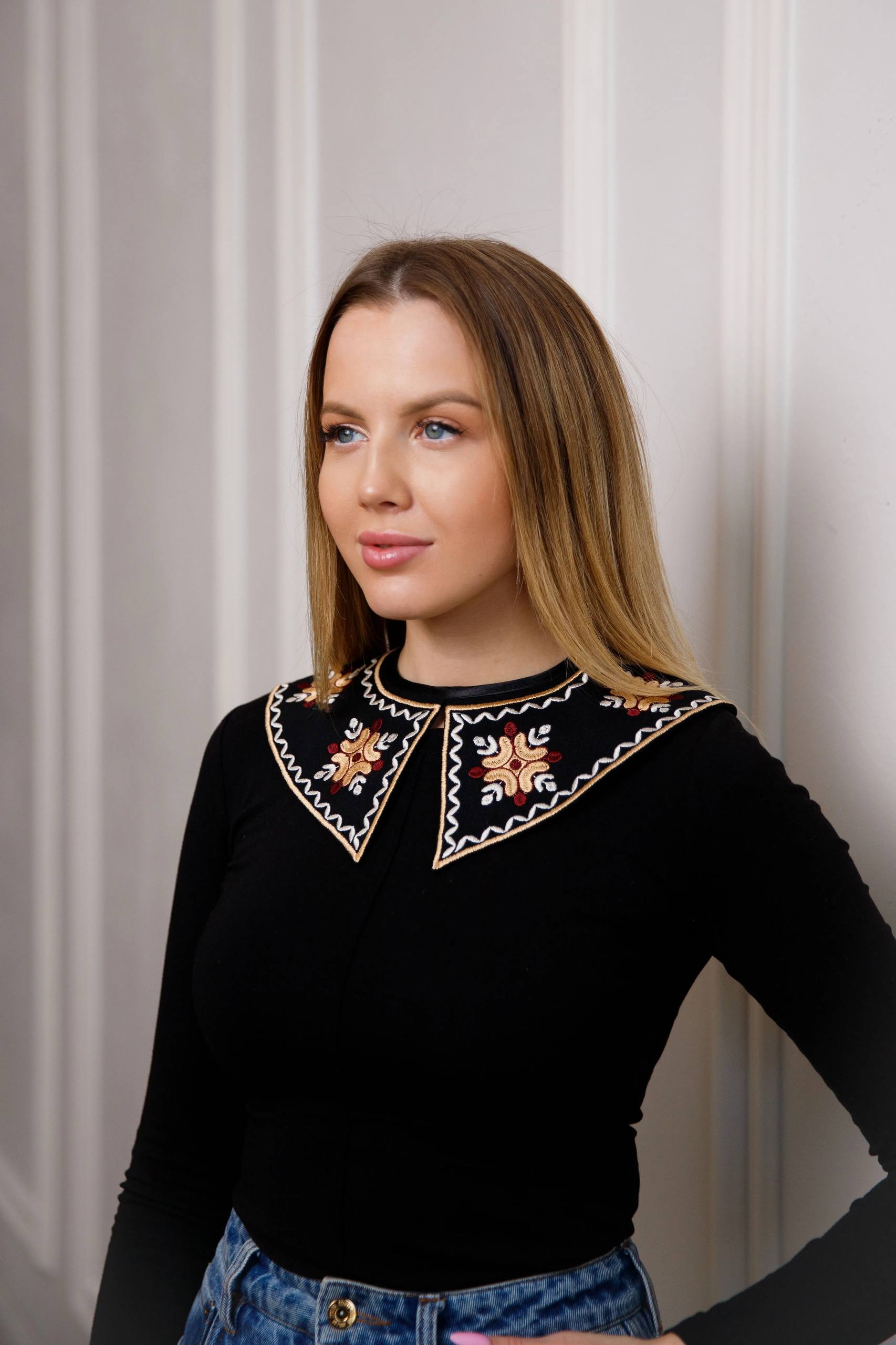 Вишитий комірець Міра (чорний)