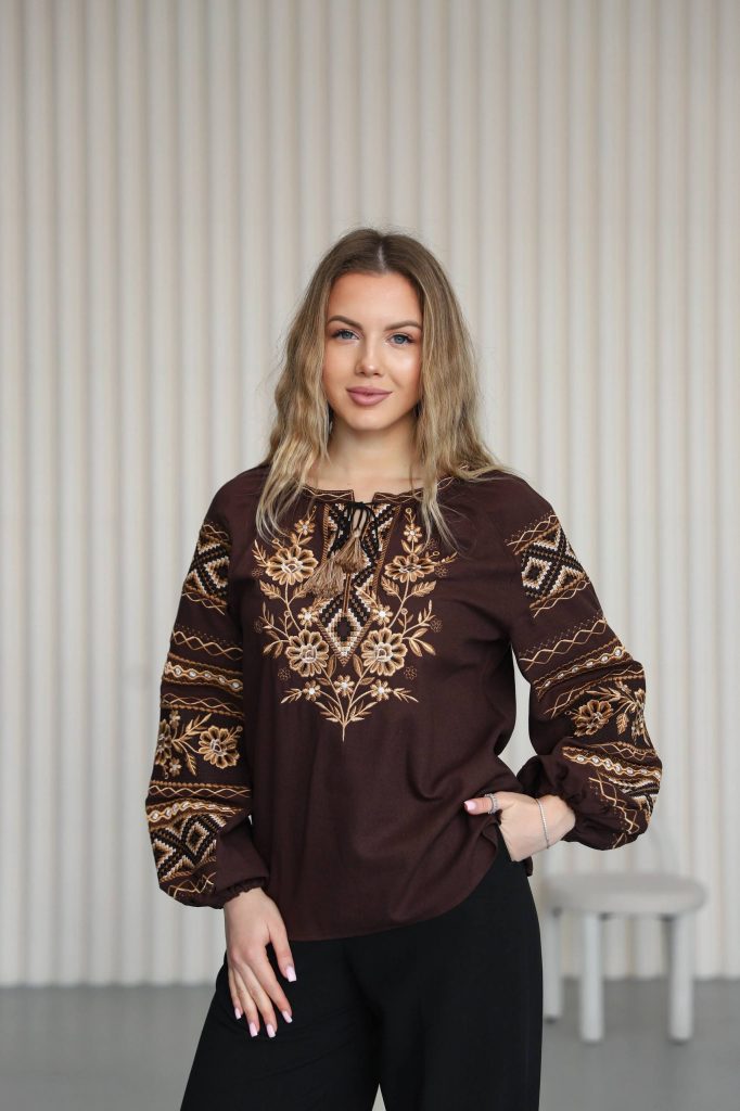 Жіноча вишиванка Ярослава  (шоколадна)